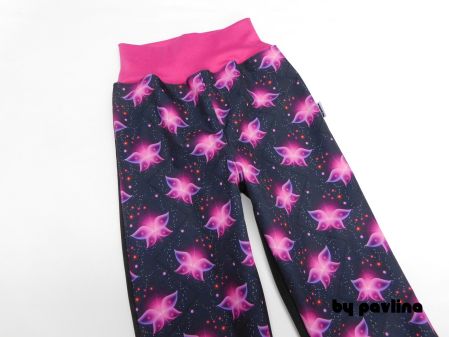 Dívčí zimní rostoucí softshellové kalhoty  - Motýlci s černou