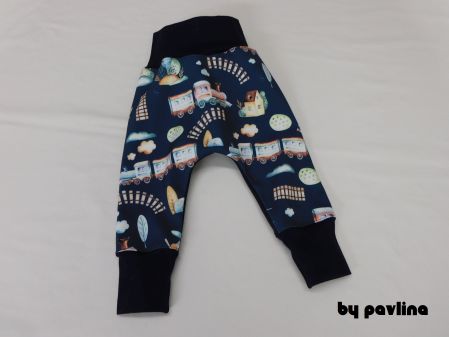 Chlapecké softshellové turky - Vláčky + tm. modrá