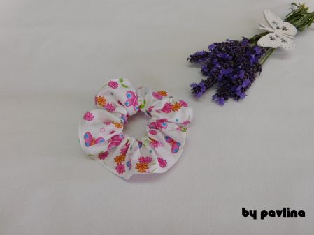 Gumička do vlasů / scrunchies - Motýlci a květy