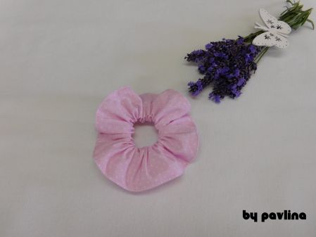 Gumička do vlasů / scrunchies - Puntíčky na růžové