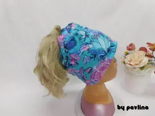 Dív./dám. čepice s otvorem na culík - Ledové květy 2