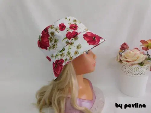 Dívčí klobouček - Rozkvetlé máky