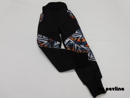 Chlapecké zimní rostoucí softshellové kalhoty - Černé + dynamické trojúhelníky