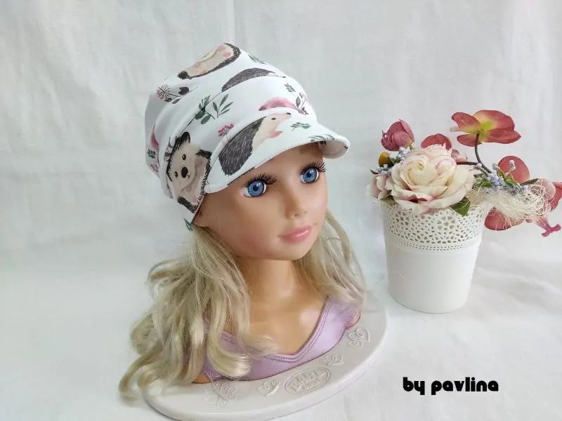 Dívčí / dámská čepice s kšiltem - Ježečci