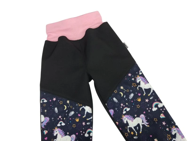 Dívčí zimní rostoucí softshellové kalhoty  - Černé + Magičtí jednorožci