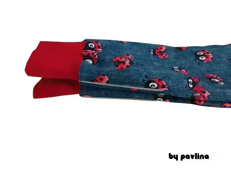 Dívčí jarní - podzimní rostoucí softshellové kalhoty - Červené berušky