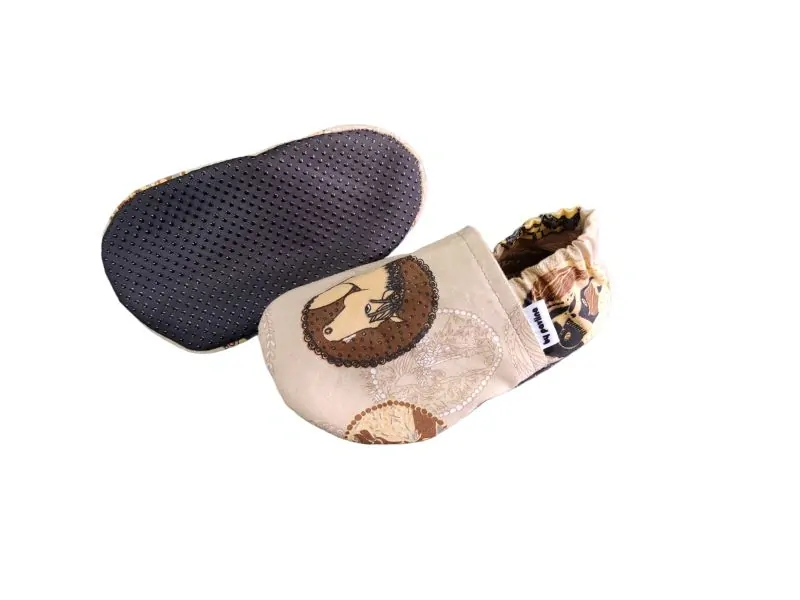 Dětské capáčky s protiskluzem - Koně na camel