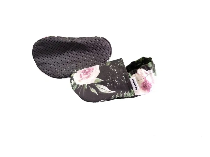 Dívčí capáčky s protiskluzem - Zahrádka