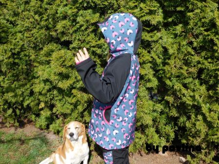 Dívčí softshellová bunda - Berušky s černou