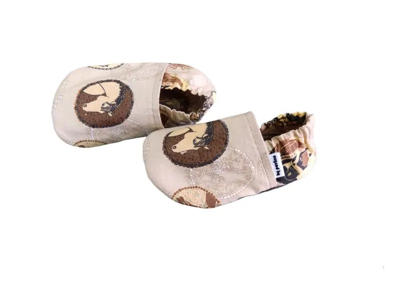 Dětské capáčky s protiskluzem - Koně na camel