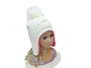 Dívčí zimní čepice s bambulí - Smetanové copánky 2